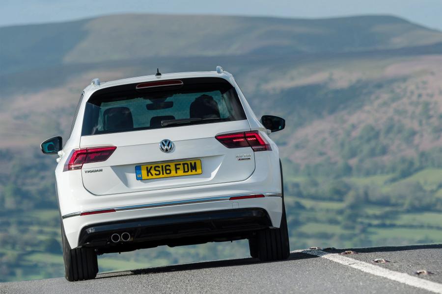  Volkswagen Tiguan R-Line 2016 года  (UK) (фото 27 из 30)